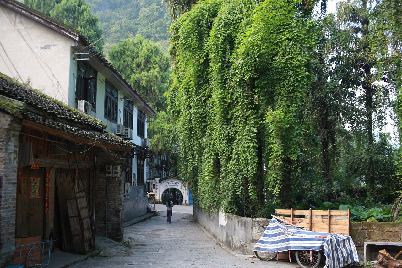 穿越历史的地铁线，探访北京德胜门，感受千年古城与现代交通的交织