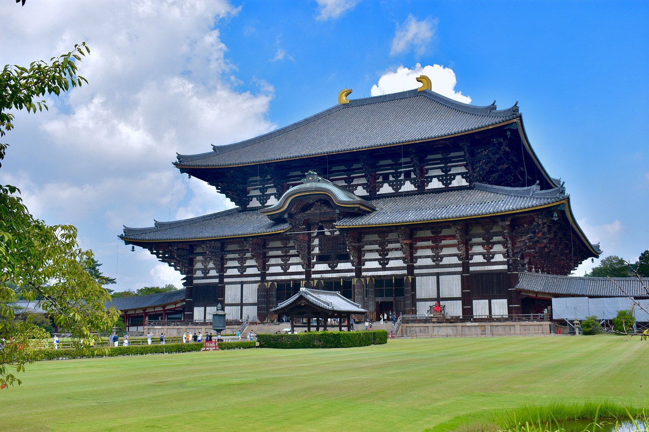 探秘古韵京都，一游必去——深度指南，如何便捷抵达鸡鸣寺