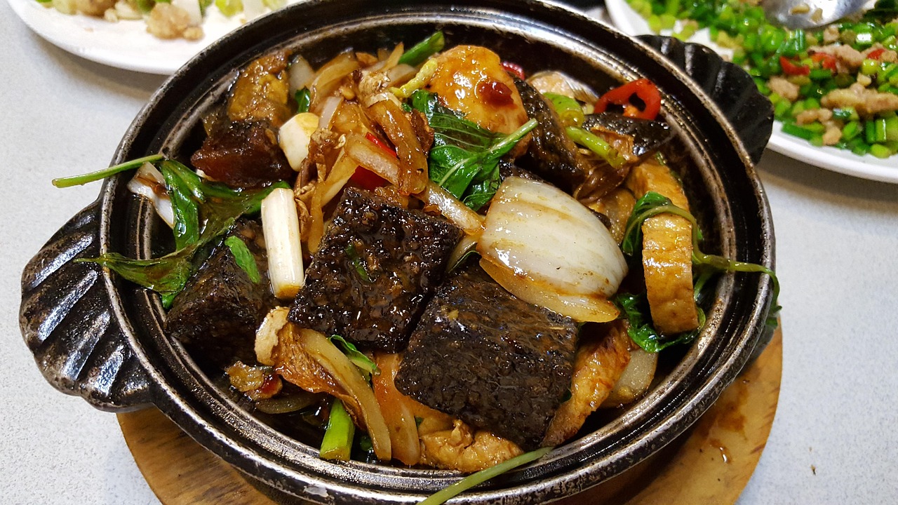用美食宣传广告词唤醒味蕾，创意与策略